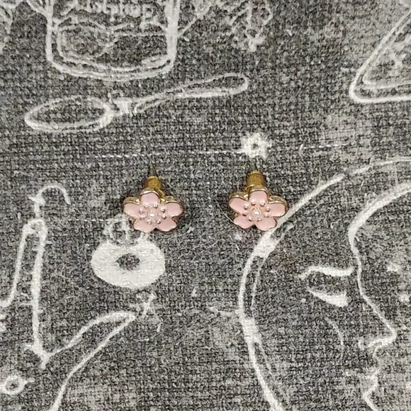 Faux Pearl Sakura Flower Stud Earrings - Picture 2 of 6